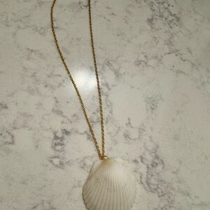 Elegant White Scallop Shell Pendant Necklace with a Gold Plated chain🐚